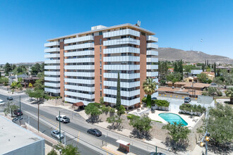 Fairmont Condominiums in El Paso, TX - Building Photo - Building Photo