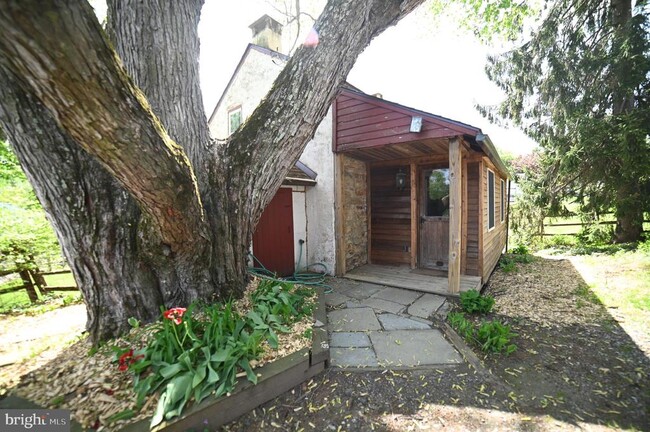 property at 473 Davis Rd
