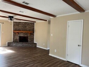 5063 Camelot Dr W in Mobile, AL - Building Photo - Building Photo