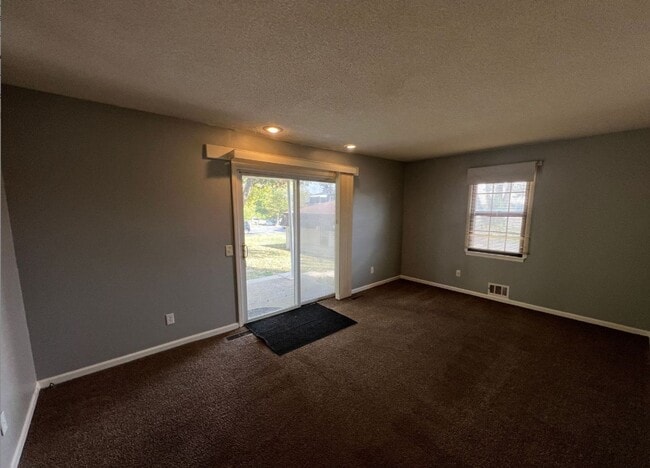 8804 Kaill Rd in Pleasant Valley, MO - Building Photo - Building Photo