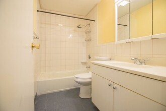 144 Thorndike St in Brookline, MA - Building Photo - Building Photo