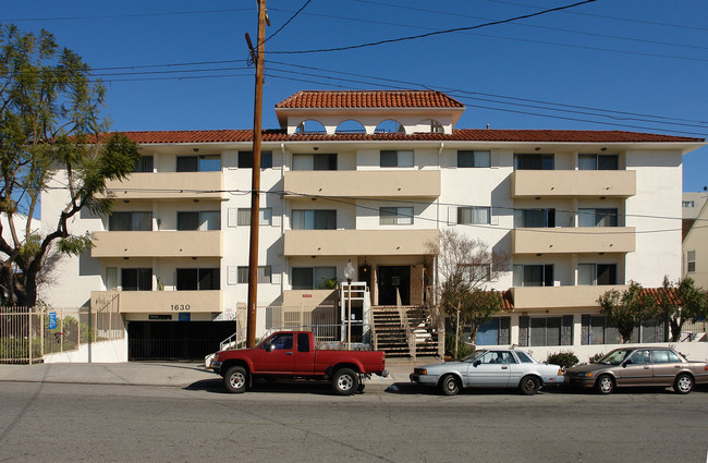 1630 Kenmore Ave in Los Angeles, CA - Building Photo - Building Photo