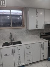 18 Ross Wright Ave in Clarington, ON - Building Photo - Building Photo