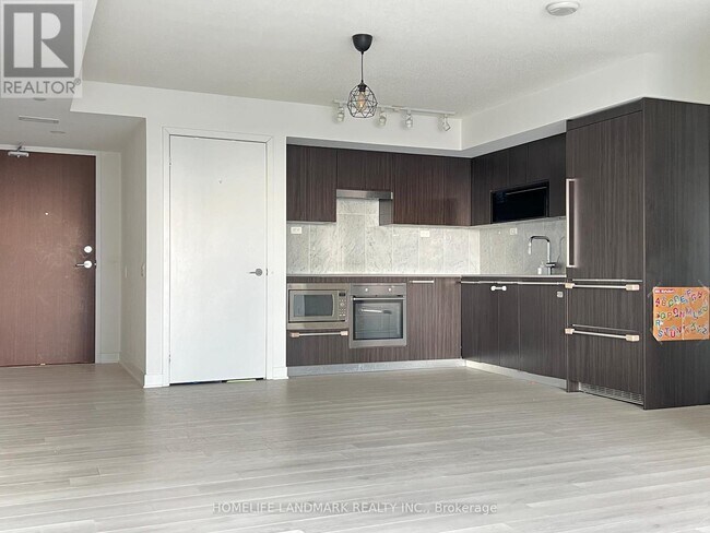 70 Queens Wharf Rd in Toronto, ON - Building Photo - Building Photo
