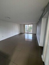 6980 NW 186th St in Hialeah, FL - Building Photo - Building Photo