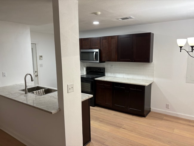 801 Hillside Dr in Sherman, TX - Building Photo - Building Photo