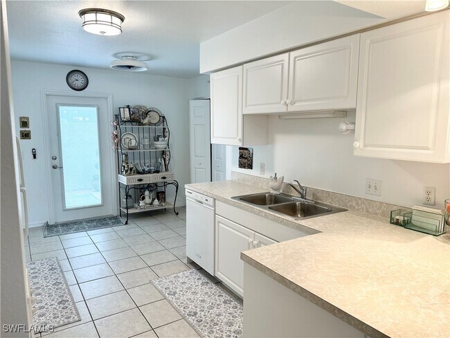 25762 Lake Amelia Way in Bonita Springs, FL - Building Photo - Building Photo