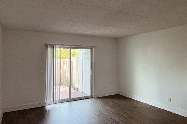 2836 Somerset Park Dr in Tampa, FL - Building Photo - Building Photo