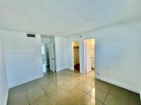 241 SE 9th Ave, Unit 207 in Pompano Beach, FL - Building Photo - Building Photo