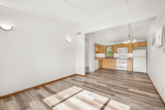 512 S Main St in Deerfield, WI - Building Photo - Building Photo