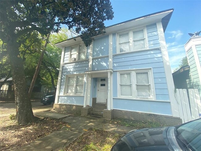 property at 2010 Taft St