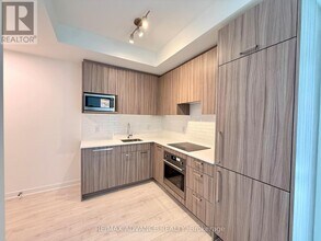 73 Curlew Dr in Toronto, ON - Building Photo - Building Photo