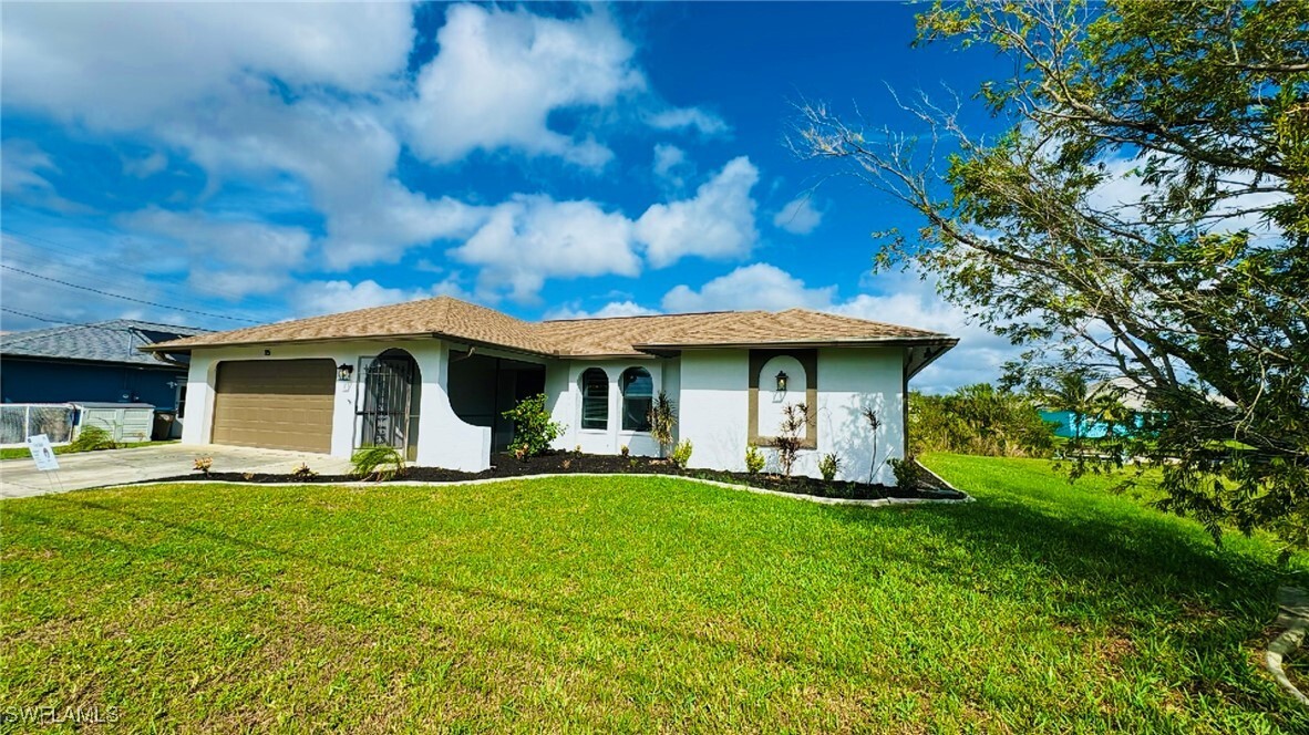 115 SE 6th St in Cape Coral, FL - Building Photo