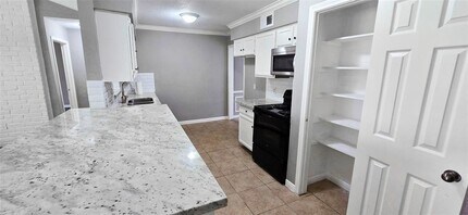 13823 Clark Towne Rd in Sugar Land, TX - Building Photo - Building Photo