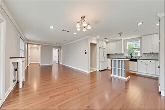 711 Broadway Ave in Euless, TX - Building Photo - Building Photo