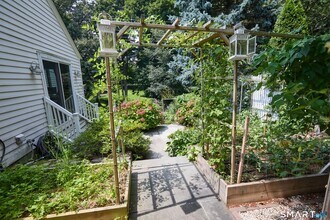 188 Compo Rd S in Westport, CT - Foto de edificio - Building Photo