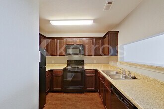 5000 Thomas St, Unit Private in Siloam Springs, AR - Building Photo - Building Photo