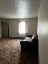 457 E Main St in Uniontown, PA - Building Photo - Building Photo