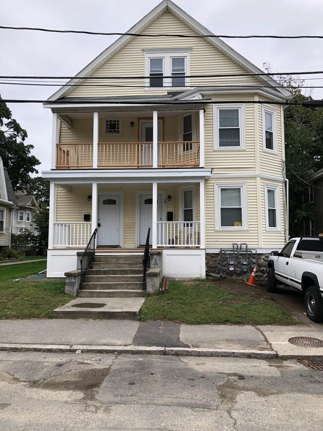 19 Banks St, Unit 1 in Waltham, MA - Building Photo - Building Photo