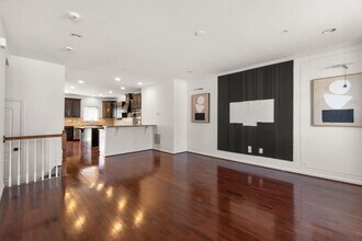 8020 Ravenclaw Rd in Elkridge, MD - Foto de edificio - Building Photo