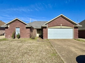 6416 Valley Oak Dr in Memphis, TN - Building Photo