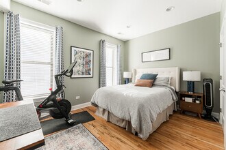 726 W Addison St, Unit 3 in Chicago, IL - Foto de edificio - Building Photo