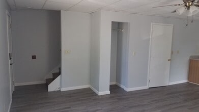 523 W Front St, Unit West in Findlay, OH - Building Photo - Building Photo