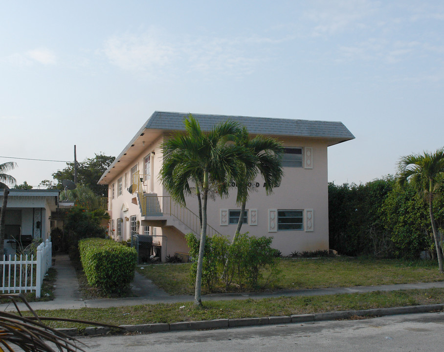 2022 Pierce St in Hollywood, FL - Building Photo