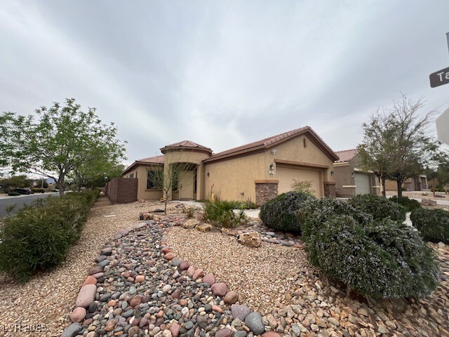 6051 Tersky Ct in Las Vegas, NV - Building Photo
