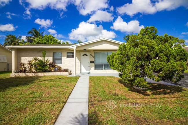 3361 NW 46th Ave in Fort Lauderdale, FL - Foto de edificio - Building Photo