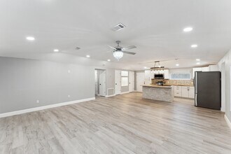 8576 E B Cooper Hwy in Riceboro, GA - Building Photo - Building Photo