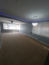 4133 N McVicker Ave, Unit Unit B in Chicago, IL - Foto de edificio - Building Photo