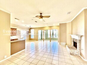 2840 S Serrano in Grand Prairie, TX - Building Photo - Building Photo