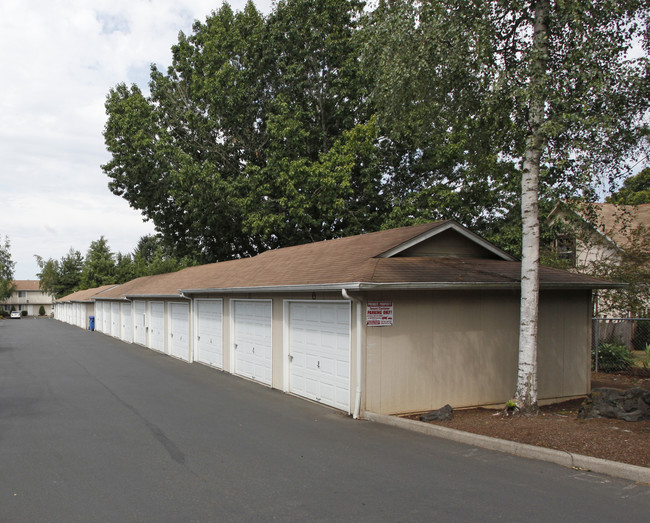 Starr Center Townhomes in Sublimity, OR - Foto de edificio - Building Photo