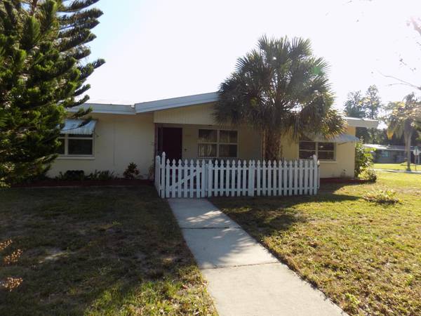 2695 S East Ave in Sarasota, FL - Building Photo - Building Photo