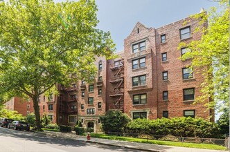 660 Locust St in Mount Vernon, NY - Building Photo - Primary Photo