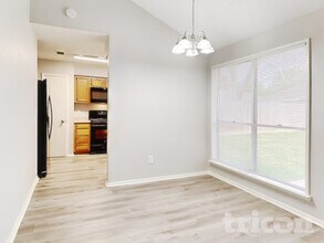 7822 Breda Dr in Baytown, TX - Foto de edificio - Building Photo