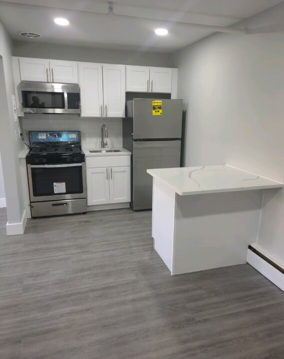 544 Beachway Ave in Keansburg, NJ - Building Photo