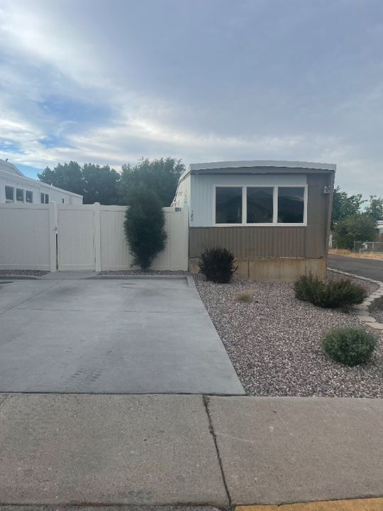 182 Teakwood St in Pocatello, ID - Foto de edificio
