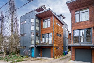 Sacramento Lofts in Portland, OR - Foto de edificio - Building Photo