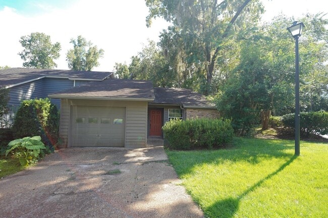 property at 1401 Sturbridge Pl