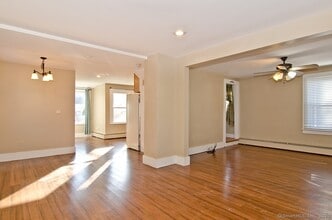19 Fairview St in Simsbury, CT - Building Photo - Building Photo