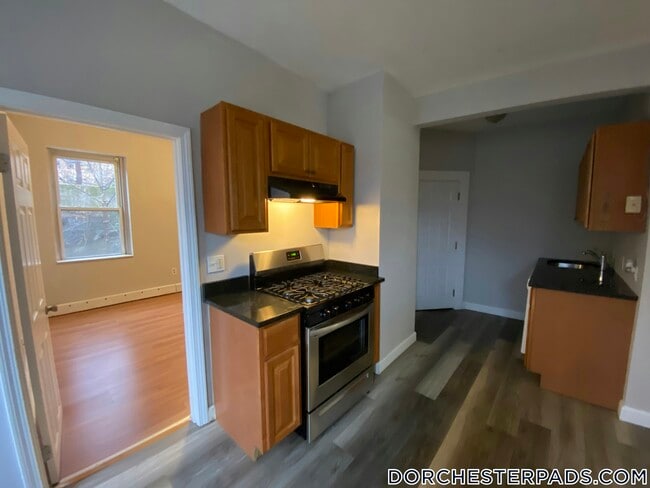 96 Woodledge St in Boston, MA - Building Photo - Building Photo