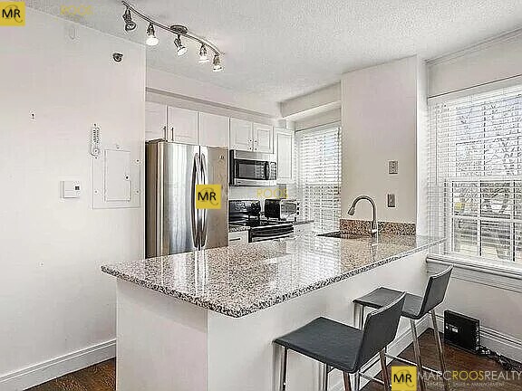 534 Beacon St, Unit #305 in Boston, MA - Building Photo - Building Photo