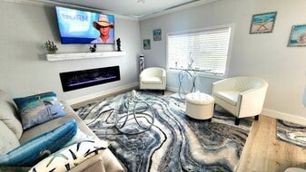 21 Emily Ln in Fort Myers Beach, FL - Building Photo