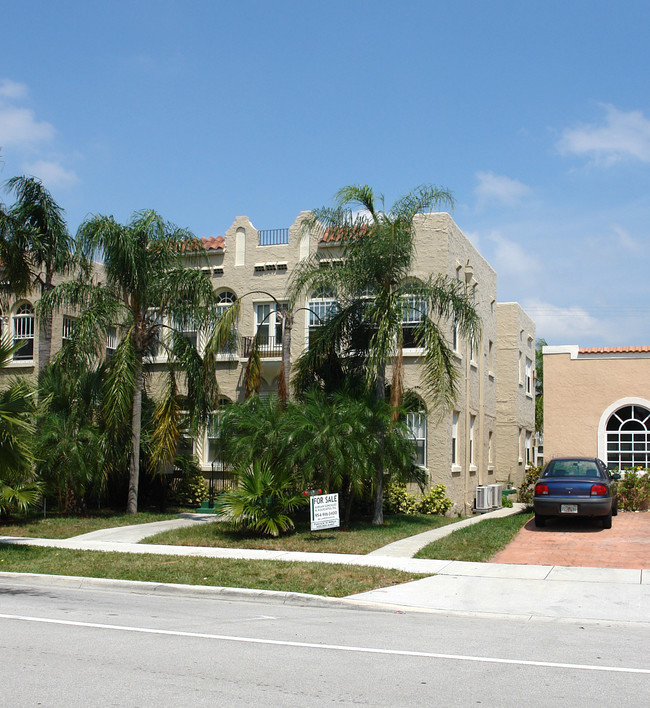 1637-1641 Tyler St in Hollywood, FL - Building Photo - Building Photo