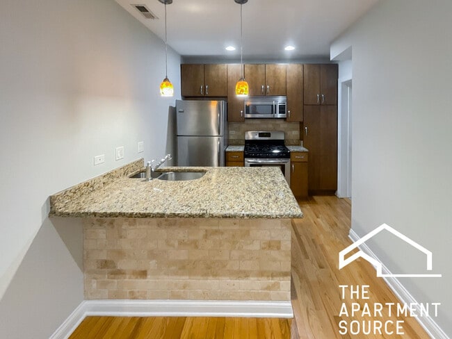 3808 N Marshfield Ave, Unit 2 in Chicago, IL - Foto de edificio - Building Photo