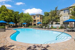 Bridgeport Coast in Santa Clarita, CA - Building Photo