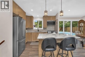 1150 Cabana Road W in Windsor, ON - Building Photo - Building Photo