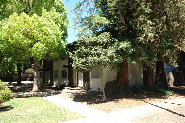 5691 Tucson Dr in San Jose, CA - Foto de edificio - Building Photo